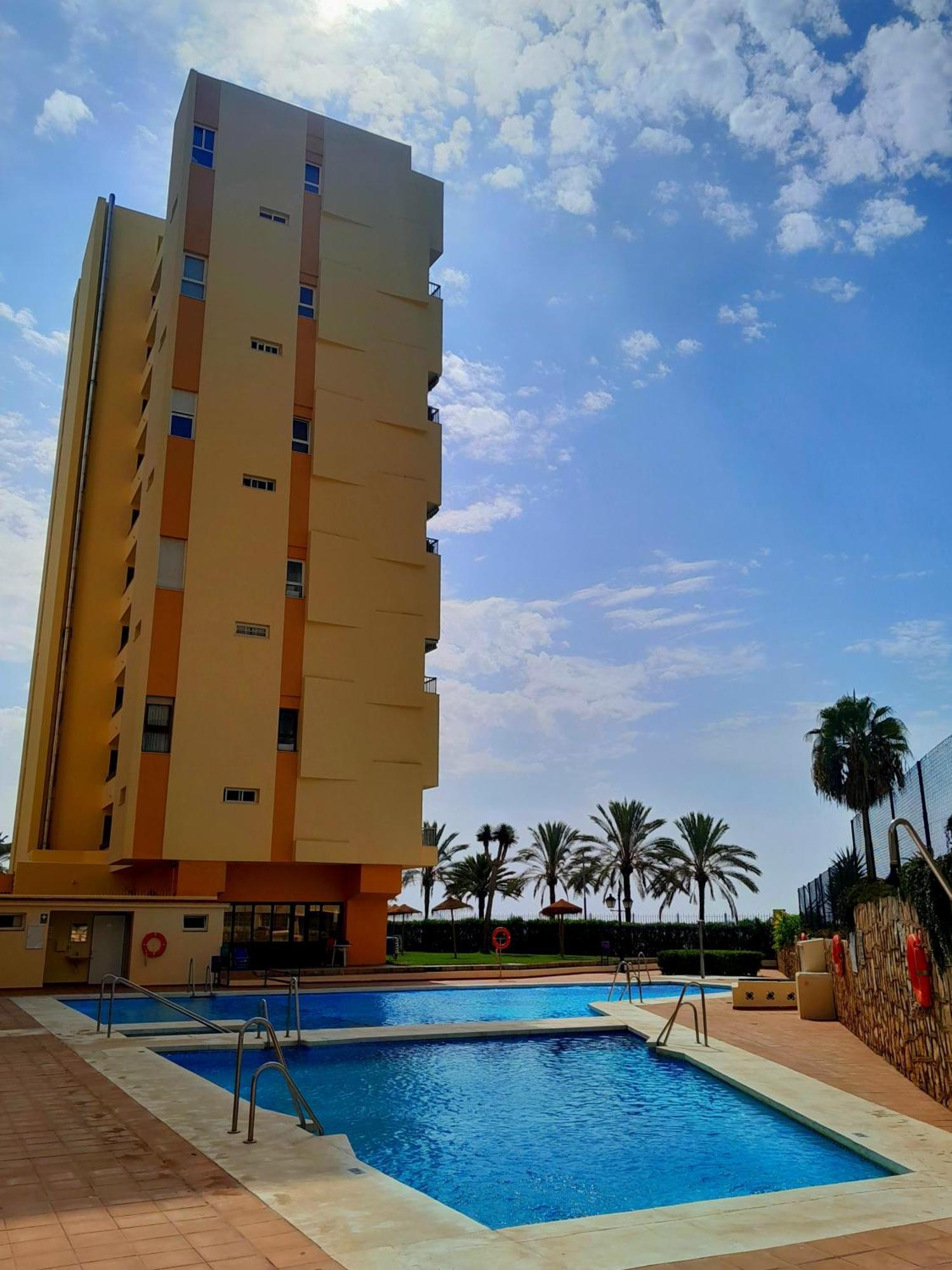 Seafront Apartment Marbella Bagian luar foto
